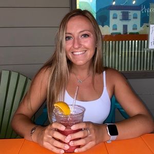 Meet your Posher, Abigail